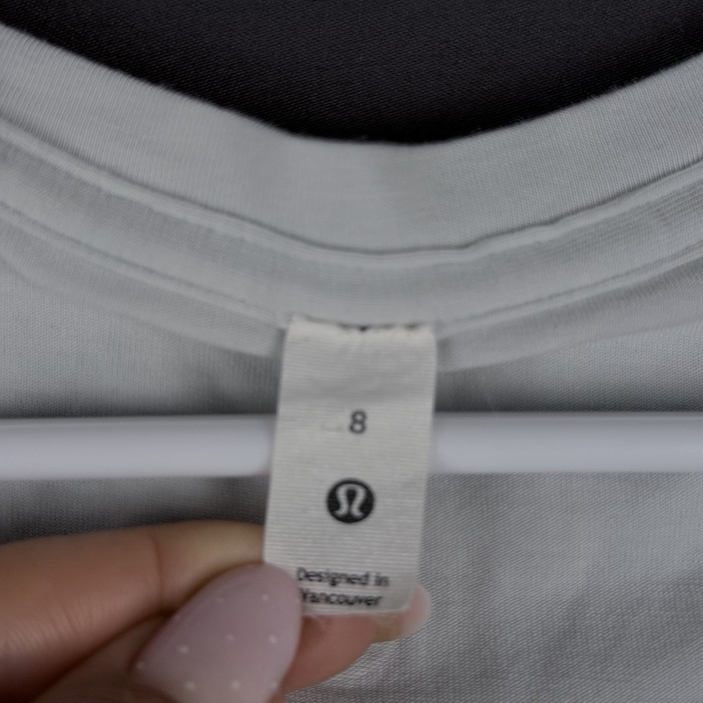 Lululemon Light Gray Racerback Tank Top Scoop Neck Athletic Fit Size 8 - Picture 3 of 9